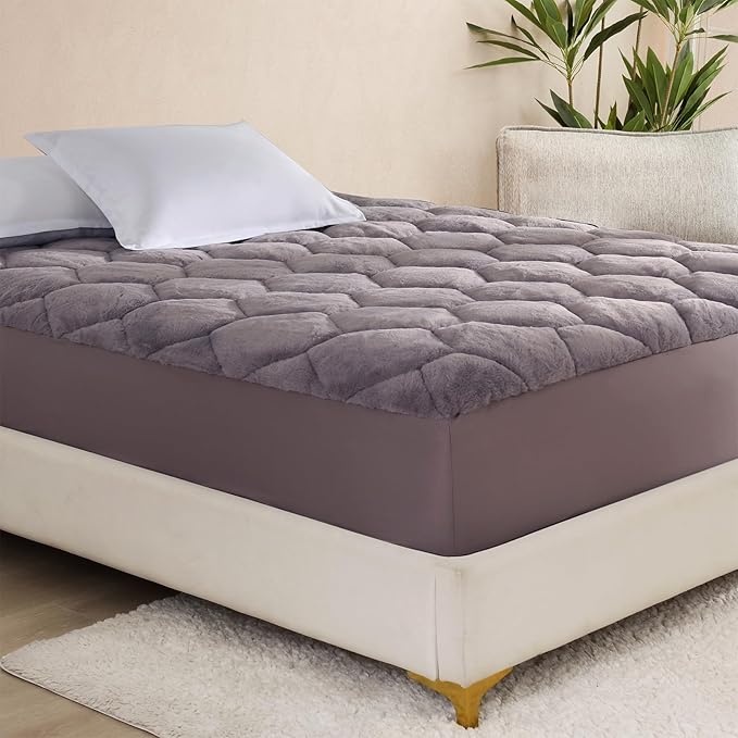 Faux Fur Fitted Mattress Pad Quilted Bottom Sheet, Fluffy Mattress Protector Cover, Luxury Soft Fitted Sheet Mattress Topper with 8-21" Deep Pocket Queen