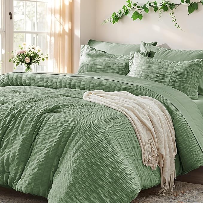 Zzlpp Twin Comforter Set - 5 Pieces, Sage Green Seersucker Bed in a Bag with Comforter, Pillow Sham, Pillowcase, Flat Sheet, Fitted Sheet