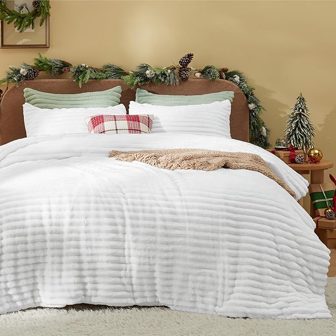 Bedsure Twin/Twin XL Size Comforter - GentleSoft™ 2 Pieces Double-Side Fleece Fluffy Bright White Comforter Set, Cozy Striped Room Decor Aesthetic Luxury Twin Bedding Sets, 1 Pillowcase, 68x88 Inches