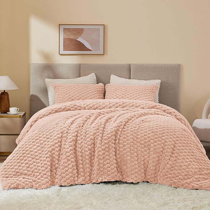 BEDELITE Fluffy King Size Comforter Set - Coral Pink Fleece Soft Comforter for King Size Bed, Luxury Warm Bedding Set for Winter, Fuzzy Bed Set 3 Pieces (1 Comforter, 2 Pillowcases)