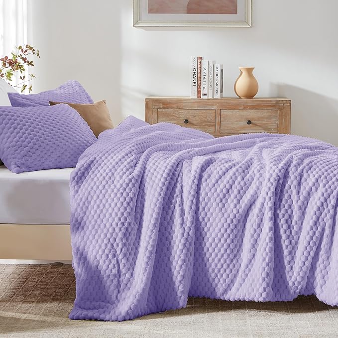 BEDELITE Fluffy King Size Comforter Set - Light Purple Fleece Soft Comforter for King Size Bed, Luxury Warm Bedding Set for Winter, Fuzzy Bed Set 3 Pieces (1 Comforter, 2 Pillowcases)