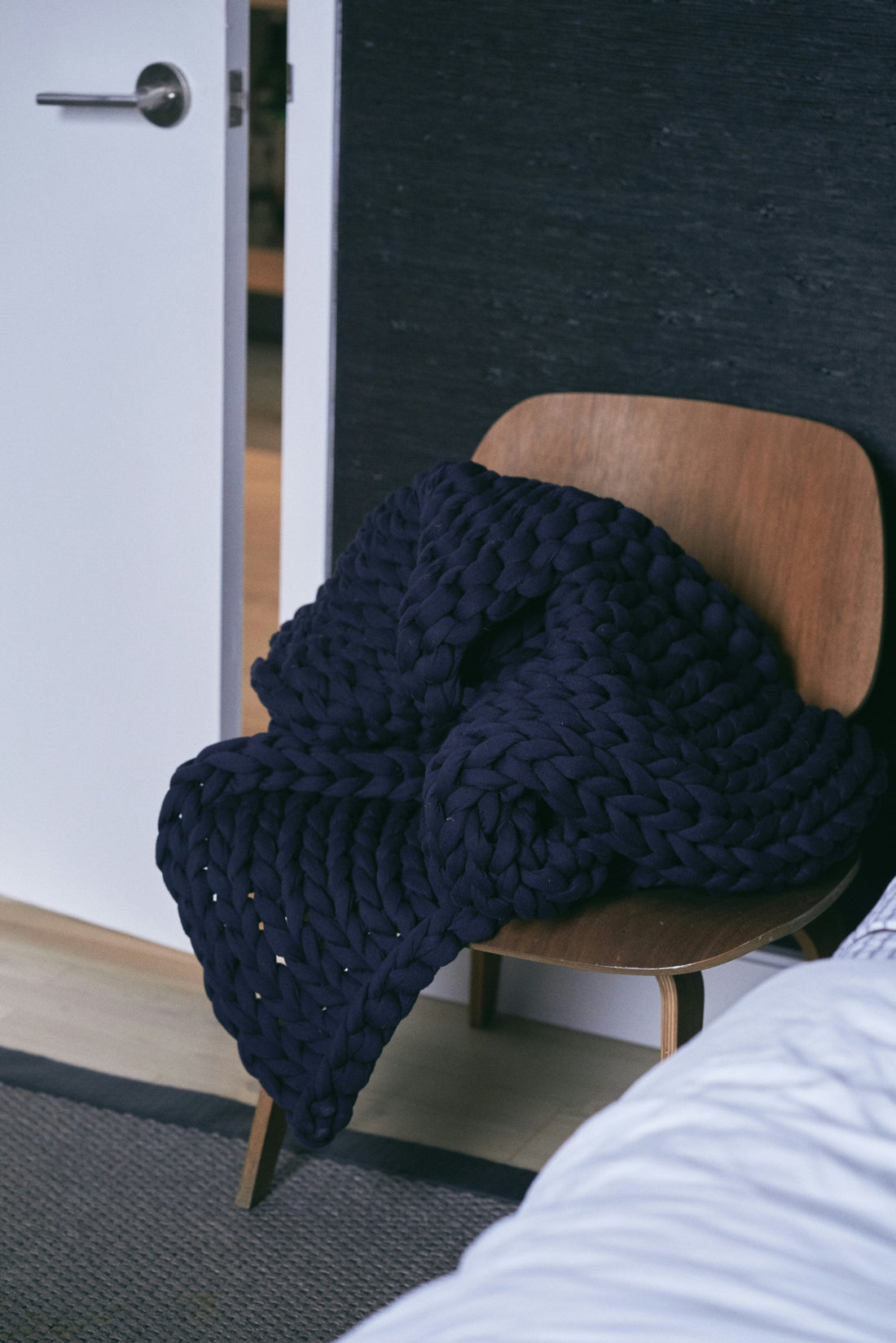 [RESTMENT] The "Safety Pin Blanket Anchor": How to stop your duvet insert from bunching up inside the cover overnight