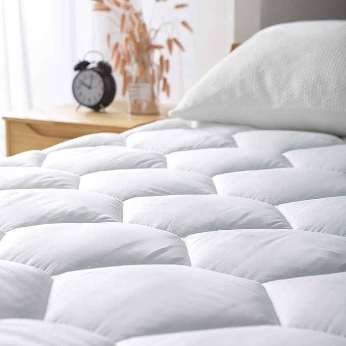 Favorland Twin XL Mattress Pad, 8-21" Deep Pocket Protector Ultra Soft Quilted Fitted Topper Cover Fit for Dorm Home Hotel -White