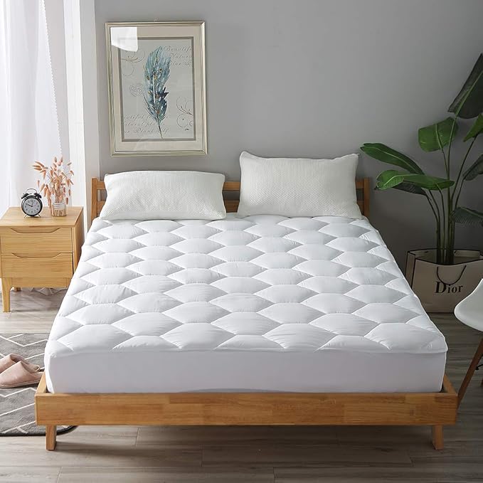 Favorland Cal King Mattress Pad, 8-21" Deep Pocket Protector Ultra Soft Quilted Fitted Topper Cover Breathable Fit for Dorm Home Hotel -White