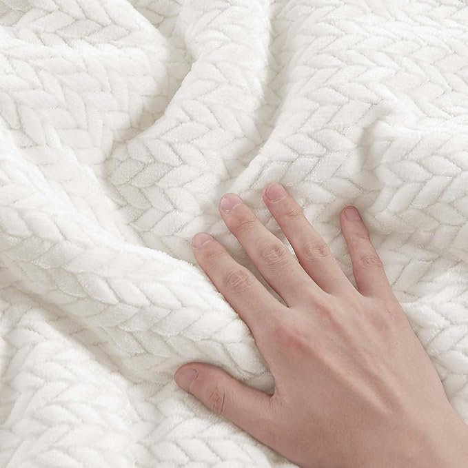 Flannel Fleece Queen Comforter Set - Furry White Leaves Pattern Faux Fur Bed Set, Winter Ultra Soft Fuzzy Comfort Set, Velvet Bedding Set for Bed with 2 Pillow Cases