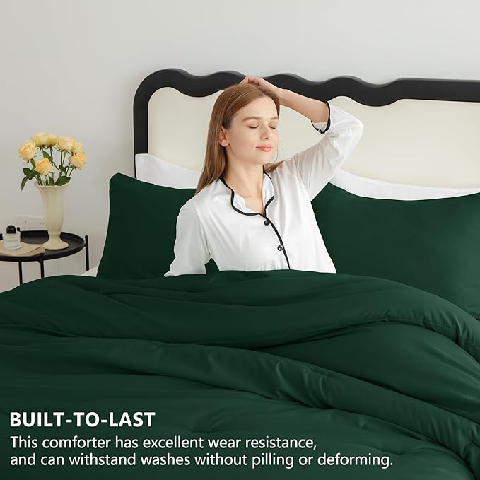 CozyLux Dark Emerald Green Queen Comforter Set, 3 Pieces Solid Breathable Quilted Bedding Sets, Luxury Fluffy Soft Bed Set with Down Alternative Comforter for All Season (1 Comforter & 2 Pillowcases)
