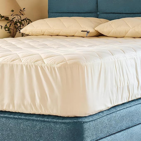 Woolroom Deluxe Waterproof Mattress Protector King Size – 100% Waterproof Mattress Pad - Hypoallergenic Mattress Protector - Machine Washable Temperature Regulating British Wool King Mattress Cover