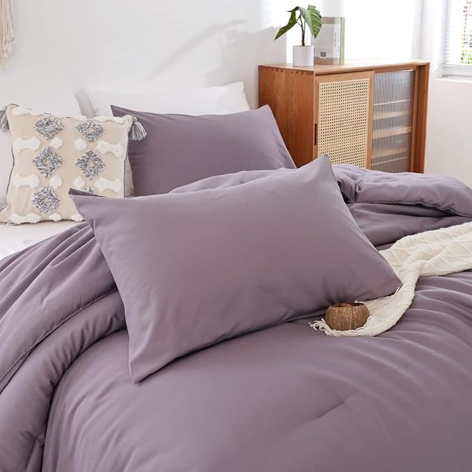 ROSGONIA Oversized King Comforter 120x120, 3pcs Super King Comforter (1 Dusty Purple Comforter & 2 Pillowcases) Lightweight Warm Bedding Blanket