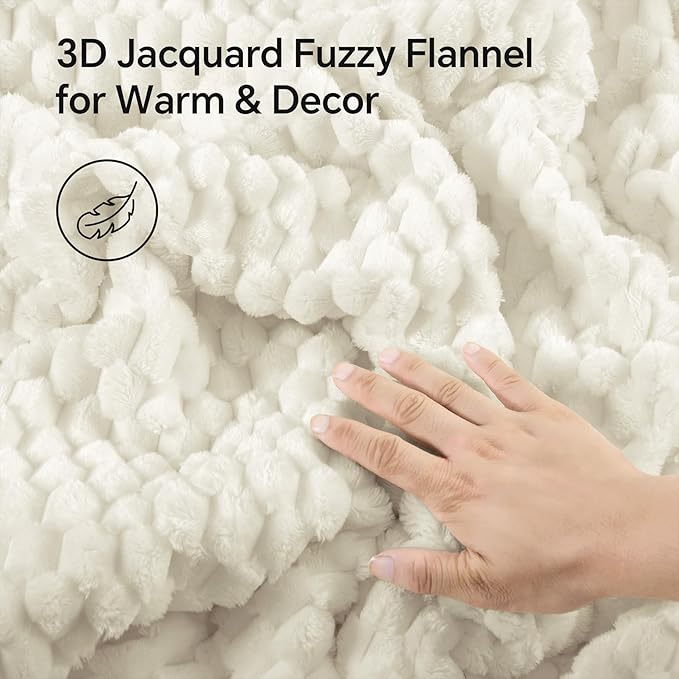 BEDELITE Fluffy King Size Comforter Set - Cream White Fleece Soft Comforter for King Size Bed, Luxury Warm Bedding Set for Winter, Fuzzy Bed Set 3 Pieces (1 Comforter, 2 Pillowcases)
