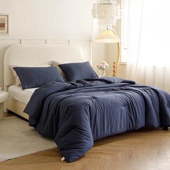 ROSGONIA Oversized King Comforter 120x120, 3pcs Super King Comforter (1 Navy Blue Comforter & 2 Pillowcases) Lightweight Warm Bedding Blanket Quilts