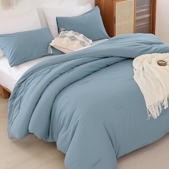 ROSGONIA Oversized King Comforter 128x120, 3pcs Super King Plus (1 Dusty Blue Comforter & 2 Pillowcases) Lightweight Oversized King Bedding Set Blanket