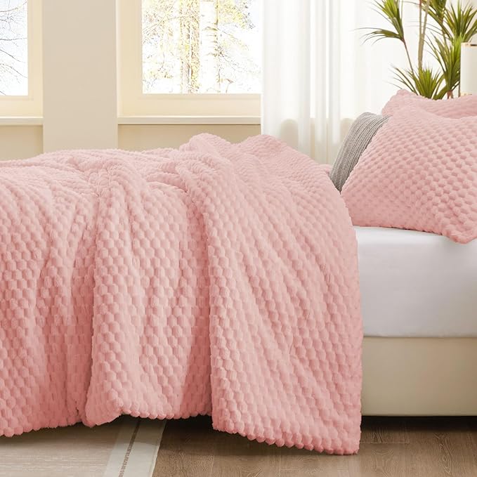 Fluffy King Comforter Set - Luxury Fuzzy Brushed Plaid Pattern Bedding Comforter Sets, Fluffy Velvet Comfort Set Pink, 3 Pieces, Soft Winter Comforter King