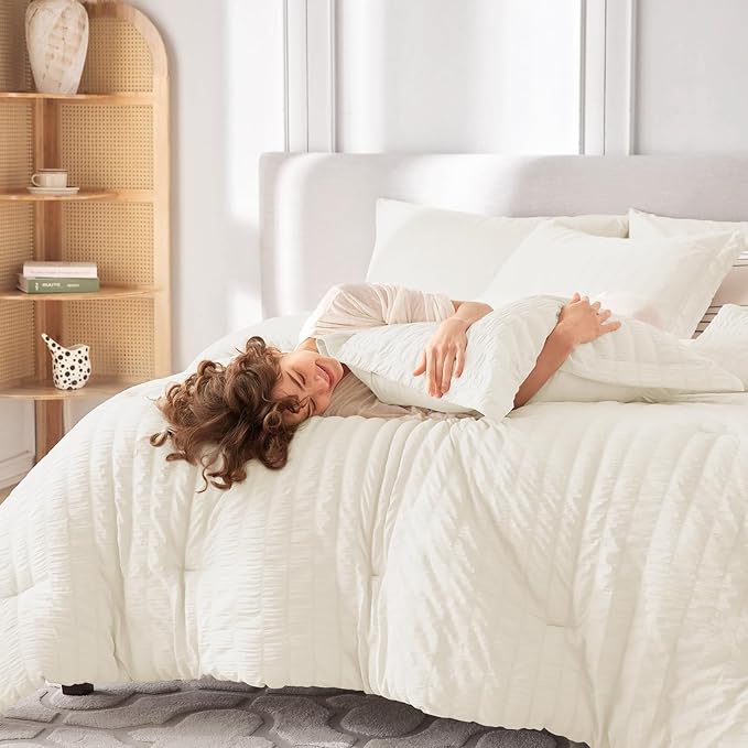 MUXHOMO 5 Pieces Twin Comforter Set, Seersucker Bed in a Bag Twin Size, All Season Luxury Bedding Set with Comforter, Flat Sheet, Fitted Sheet, Pillowcase & Sham, Ivory