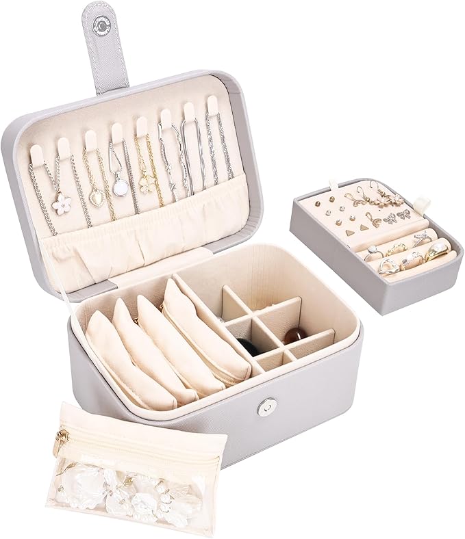 2 Layer Portable Jewelry Box, Large Jewelry Travel Case with 4 Jewelry Pouches, Medium Size Jewelry Organizer Box for Earrings, Necklaces, Bracelets (light gray) by Unknown
