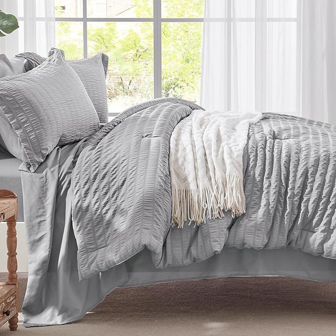 Zzlpp Twin Comforter Set 5 Pieces, Light Grey Seersucker Bed in a Bag with Comforter, Pillow Sham, Pillowcase, Flat Sheet, Fitted Sheet