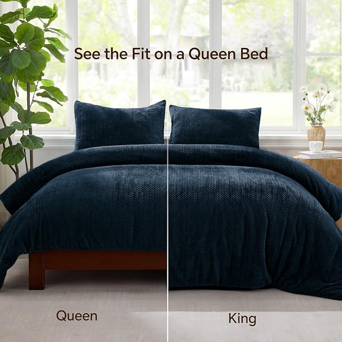 Flannel Fleece Queen Comforter Set - Furry Navy Blue Leaves Pattern Faux Fur Bed Set, Winter Ultra Soft Fuzzy Comfort Set, Velvet Bedding Set for Bed with 2 Pillow Cases