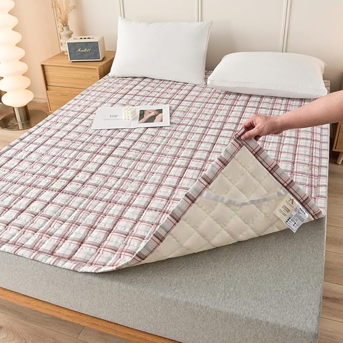 Mattress Pad Cal-King，Breathable，Non-Slip Mattress Protector with Elastic Straps，Quilted Mattress Topper Cover for Adults and Kids，Raw Cotton，Washable
