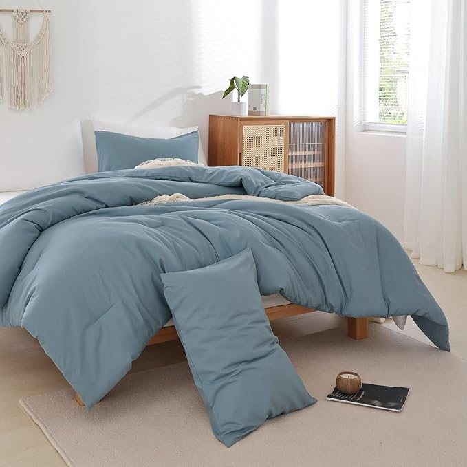 ROSGONIA Oversized King Comforter 120x120, 3pcs Super King Comforter (1 Dusty Blue Comforter & 2 Pillowcases) Lightweight Warm Bedding Blanket Quilt