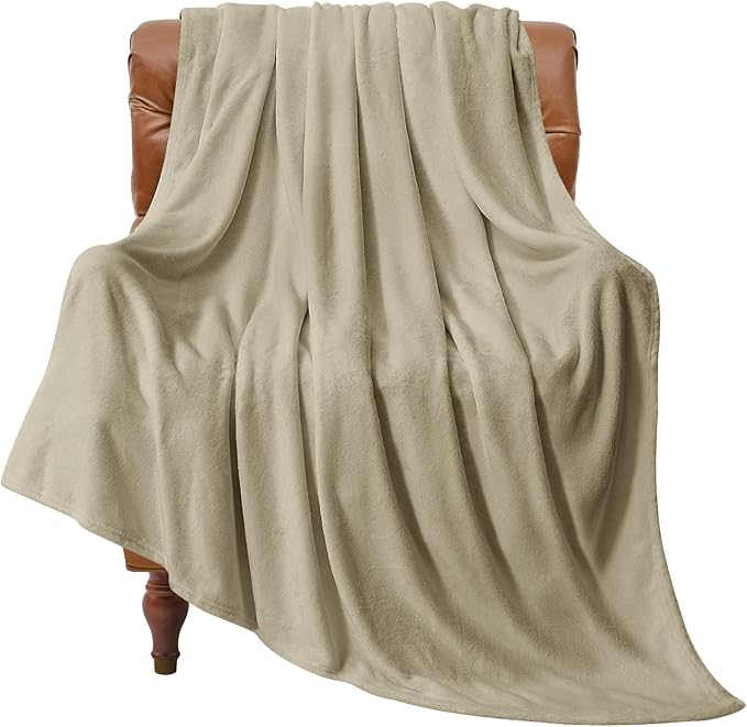 BEDELITE Fleece Blanket Twin Size Oatmeal Throw Blankets for Couch & Bed, Luxury Plush Cozy Fuzzy Blanket 60x80 inches, Super Soft Warm Lightweight Throw Blanket for Travel Camping