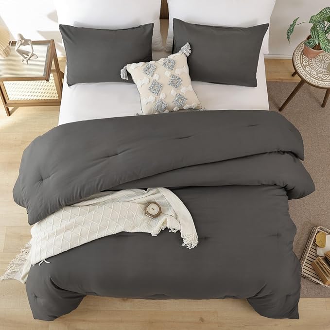 ROSGONIA California King Comforter Set Charcoal Gray,3pcs(1 Dark Grey Cal King Comforter & 2 Pillowcases) Ligfhtweight Bedding Bedspread Blanket Quilt