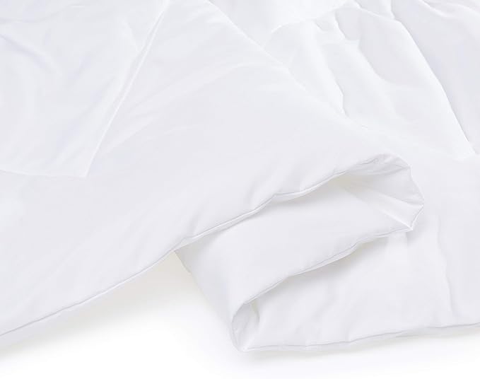 Amazon Basics Reversible Lightweight Microfiber All Season Comforter Blanket, Full/Queen, White