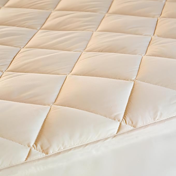 Woolroom Deluxe Hypoallergenic Mattress Protector California King 100% Natural Thermoregulating British Wool Mattress Pad Promotes Sleep Hygiene & Mattress Protection - Machine Washable Mattress Cover