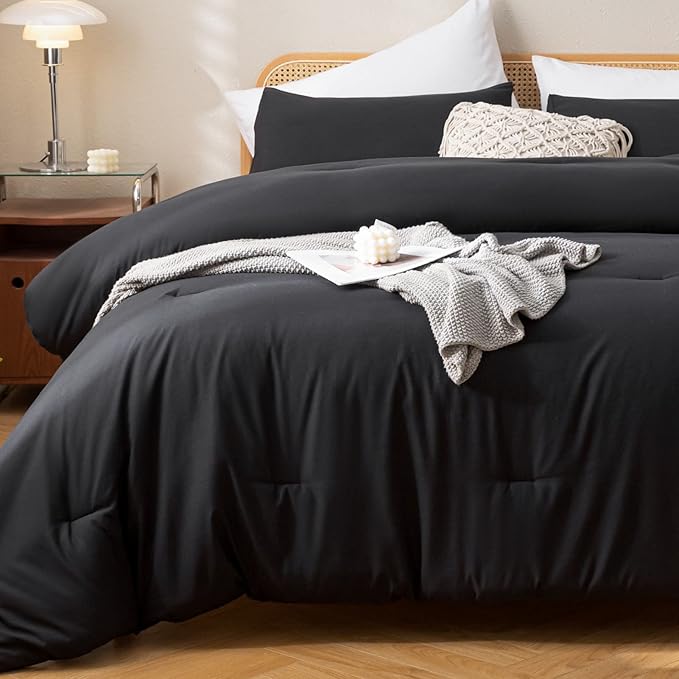 ROSGONIA Oversized King Comforter 128x120, 3pcs Super King Plus (1 Black Comforter & 2 Pillowcases) Lightweight Oversized King Bedding Set Blanket