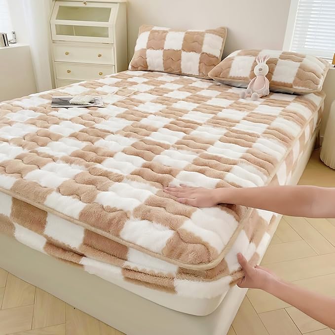 Velvet Fitted Sheet, Soft Velvet Fleece Bed Sheet Mattress Protector Cover with 12'' Deep Pocket Breathable Mattress Pad Cover, Elastic Fitted Mattress Topper(Full-47x79inch, Khaki)
