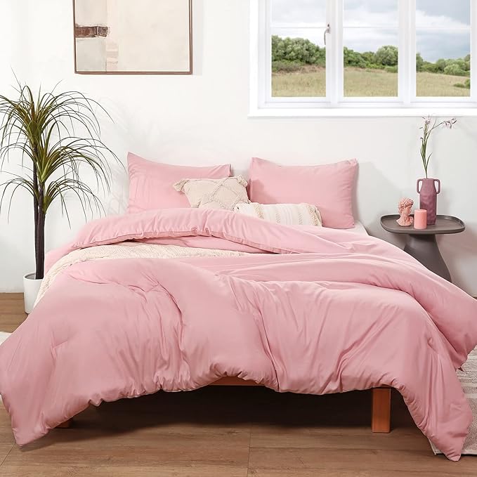 ROSGONIA Twin/Twin XL Comforter Set for College Girls Boys Pink, 1 Comforter & 1 Pillowcase, Lightweight Kids Comforter Set All Season Dorm Bedding