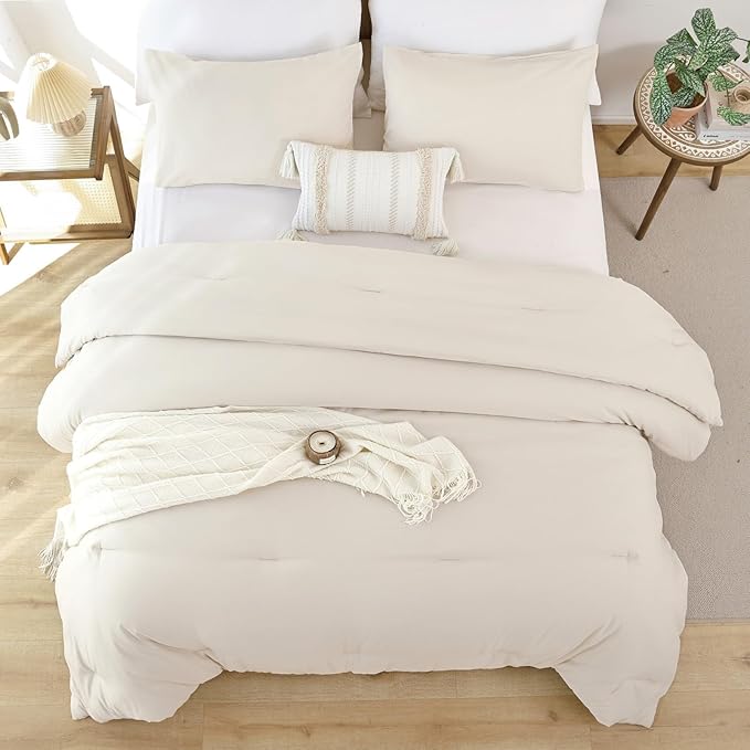 ROSGONIA Alaskan King Comforter 136x120, Beige, 1 Extra Large King Size Comforter Oversized & 2 Pillowcases, Lightweight Warm Bedding Set Quilt