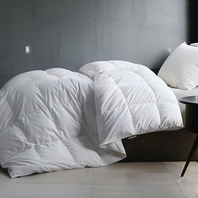 Hotel Grand Pillow Top Mattress Topper Twin Size - Waterproof Mattress Protector Quilted Fitted Mattress Pad Cover with 8-20 Inch Deep Pocket Down Alternative Fill (39x75 inch, White)