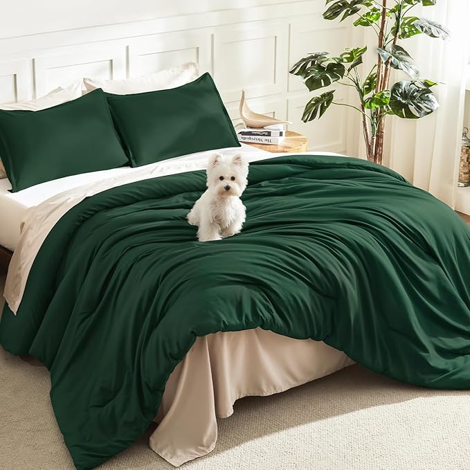 Litanika Comforters Emerald Green Oversized Queen Size, 3 Pieces Lightweight Solid Bedding Comforter Set, All Season Fluffy Bed Set (98x98In Comforter & 2 Pillowcases)