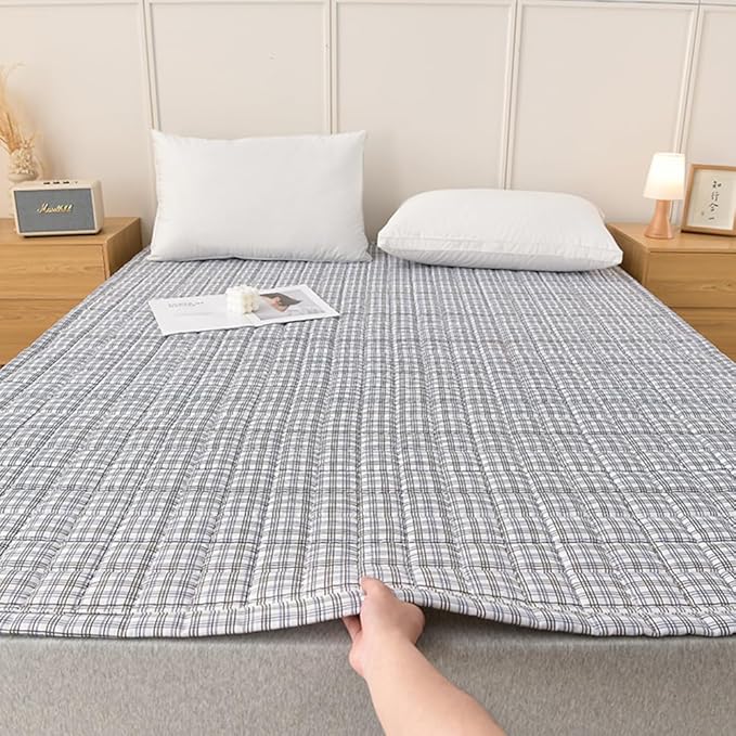 Mattress Pad Twin XL，Breathable，Non-Slip Mattress Protector with Elastic Straps，Quilted Mattress Topper Cover for Adults and Kids，Raw Cotton，Washable
