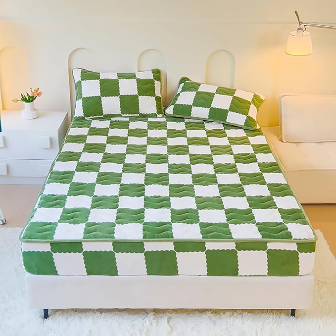 Velvet Fitted Sheet, Soft Velvet Fleece Bed Sheet Mattress Protector Cover with 12'' Deep Pocket Breathable Mattress Pad Cover, Elastic Fitted Mattress Topper(Full-47x79inch, Green)