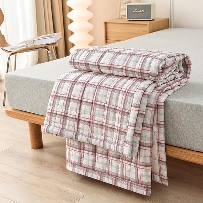 Mattress Pad Twin，Breathable，Non-Slip Mattress Protector with Elastic Straps，Quilted Mattress Topper Cover for Adults and Kids，Raw Cotton，Washable