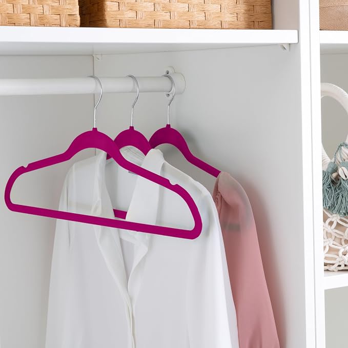 Simplify 10 Super Slim Velvet Huggable Hangers in Fuchsia - Image 4