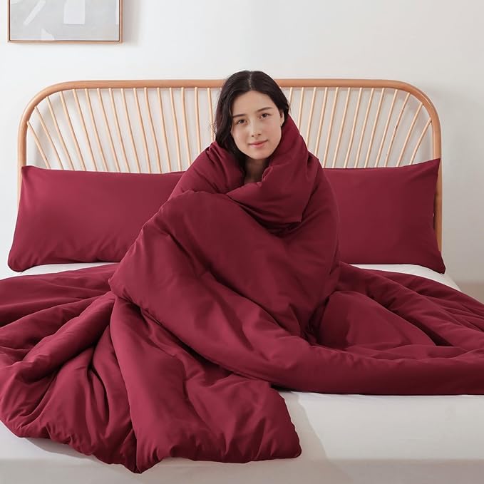ROSGONIA Oversized King Comforter 120x120, 3pcs Super King Comforter (1 Dark Red Comforter & 2 Pillowcases) Lightweight Warm Bedding Set Blanket Quilt