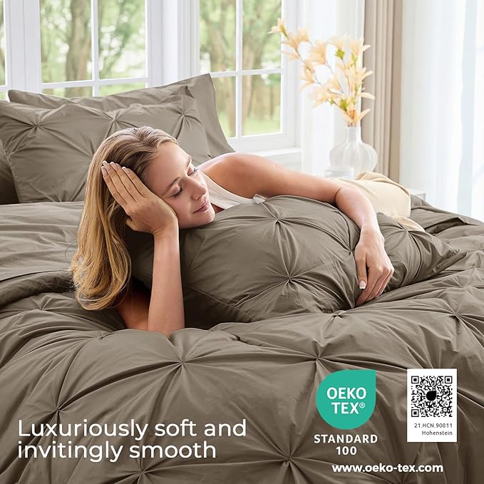Sasttie Queen Comforter Set, 7-Piece Bed in a Bag, Pintuck Bedding Sets for All Season, Includes Comforter, Flat Sheet, Fitted Sheet, Pillowcases and Pillowshams, Brown