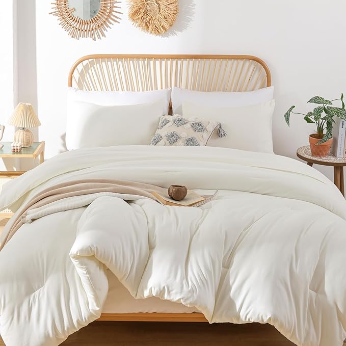 ROSGONIA Oversized King Comforter 128x120, 3pcs Super King Plus (1 Ivory Comforter & 2 Pillowcases) Lightweight Oversized Bedding Set Blanket