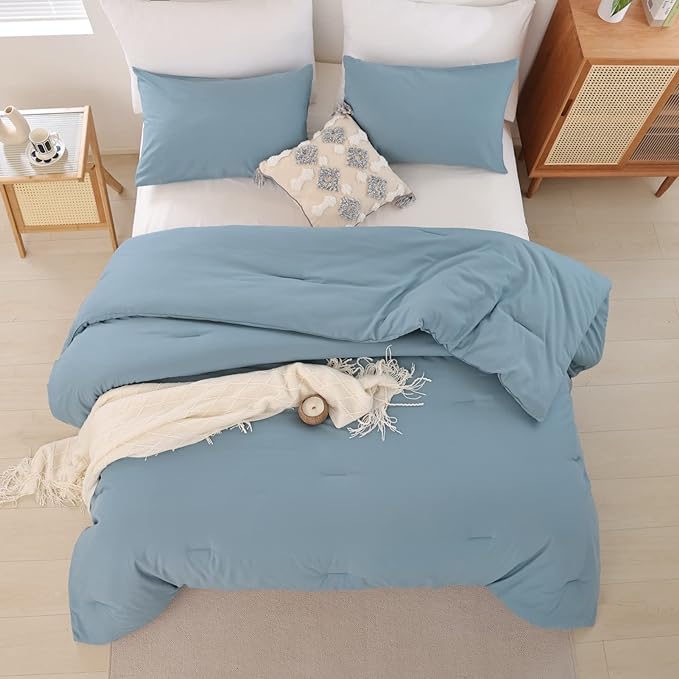 ROSGONIA Oversized King Comforter 128x120, 3pcs Super King Plus (1 Dusty Blue Comforter & 2 Pillowcases) Lightweight Oversized King Bedding Set Blanket