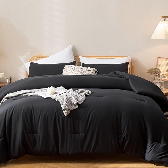 ROSGONIA Alaskan King Comforter 136x120, Black, 1 Extra Large King Size Comforter Oversized & 2 Pillowcases, Lightweight Warm Bedding Set Quilt