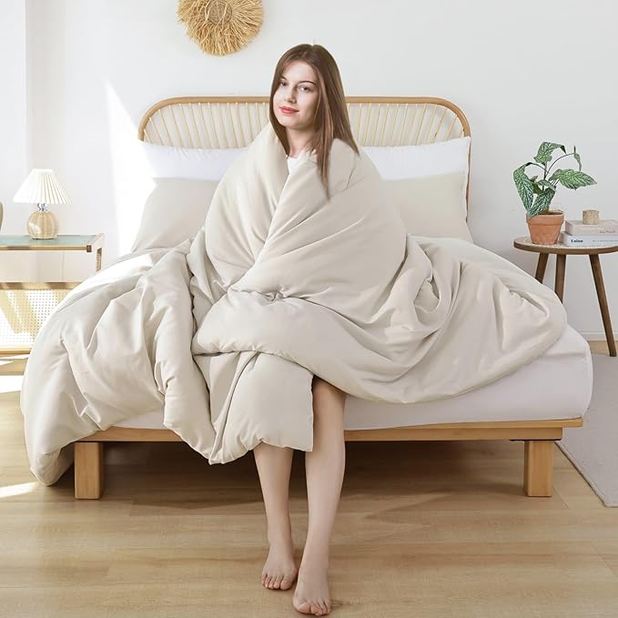 ROSGONIA Alaskan King Comforter 136x120, Beige, 1 Extra Large King Size Comforter Oversized & 2 Pillowcases, Lightweight Warm Bedding Set Quilt