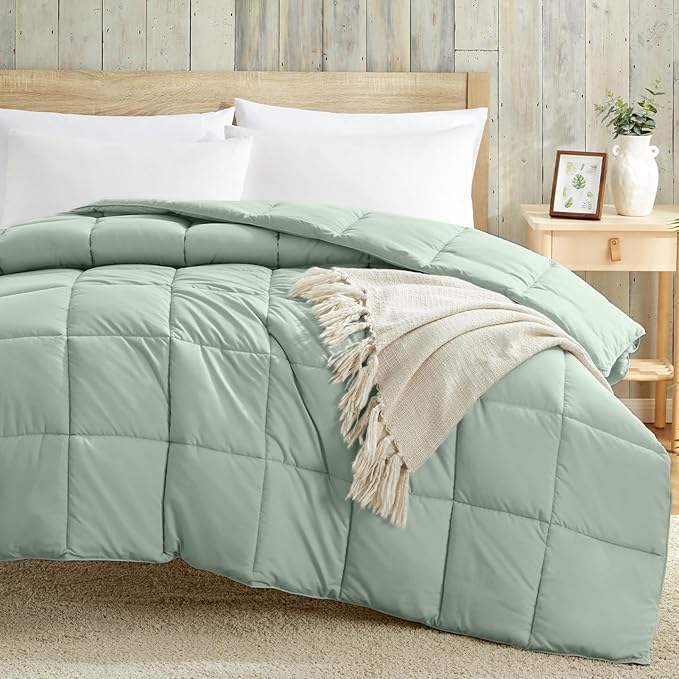 Homelike Moment Comforter King Size - Green Duvet Insert Down Alternative Bed King Comforter, Lightweight Bedding Comforters Quilted Soft All Season Solid Green