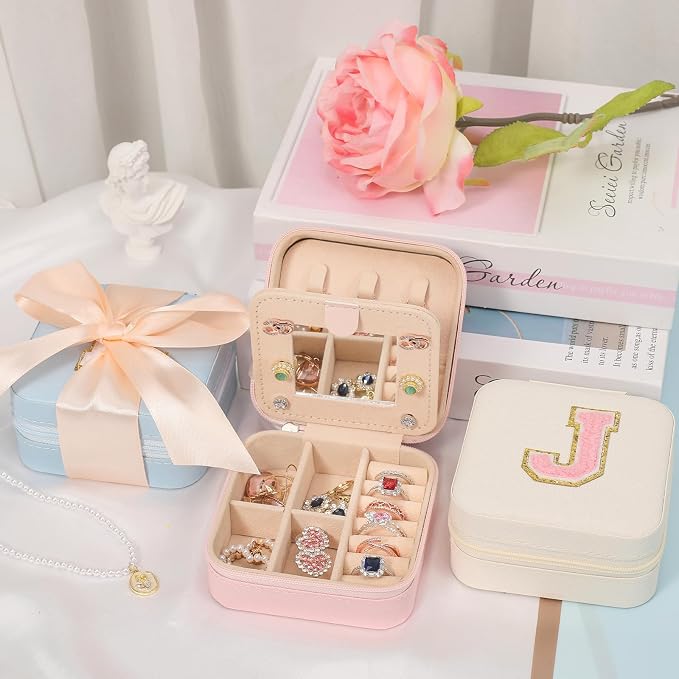CHMI Pink Travel Jewelry Box, Organizer - Women's & Girls' Gifts for Birthdays, Christmas - Initial Q - Image 3