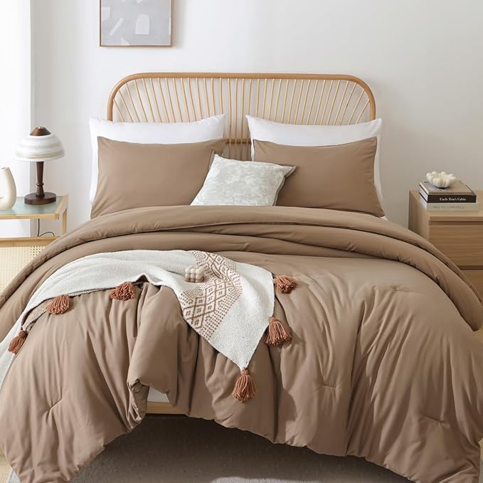 ROSGONIA King Size Comforter Set Dark Khaki, 3pcs King Comforter Set(1 Khaki Comforter & 2 Pillowcases) All Season Lightweight Bedspread Blanket Quilt
