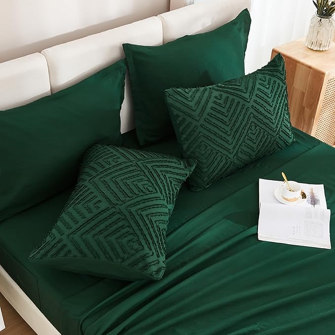 Andency Queen Comforter Set 7 Piece Dark Emerald Green - Bed in a Bag Queen Boho Lightweight Fluffy Tufted Bedding Sets with Comforter, Sheets, Pillowcases & Shams