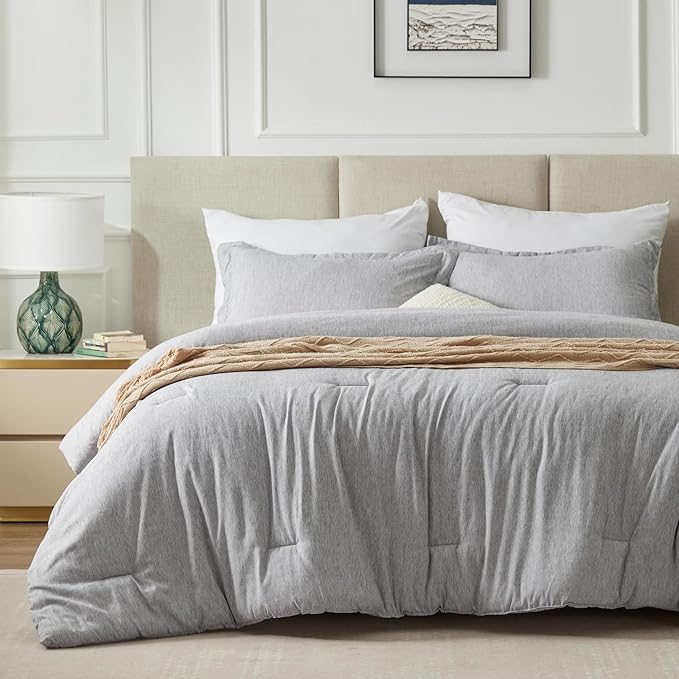 CozyLux King Size Comforter Set - 3 Pieces Light Grey Soft Luxury Cationic Dyeing Bedding Comforter for All Season, Light Gray Breathable Lightweight Fluffy Bed Set with 1 Comforter and 2 Pillow Shams