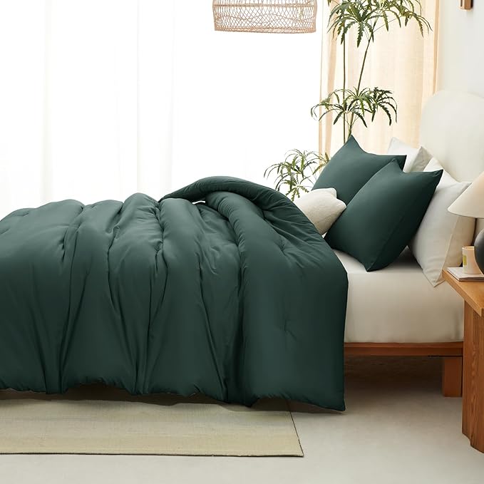 CozyLux Full Size Comforter Set Forest Green, 3 Pieces Solid Breathable Quilted Bedding Sets, Luxury Lightweight Soft Bed Set with Down Alternative Comforter and 2 Pillowcases for All Seasons