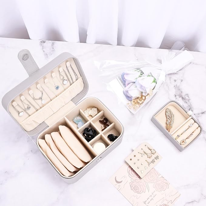 2 Layer Portable Jewelry Box, Large Jewelry Travel Case with 4 Jewelry Pouches, Medium Size Jewelry Organizer Box for Earrings, Necklaces, Bracelets (light gray) - Image 7