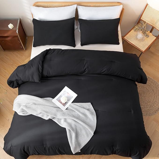 ROSGONIA Alaskan King Comforter 136x120, Black, 1 Extra Large King Size Comforter Oversized & 2 Pillowcases, Lightweight Warm Bedding Set Quilt